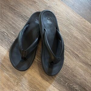 New Time & Tru MemoryFoam  Black Flip Flops Sz 9